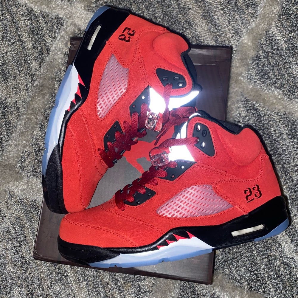 Jordan retro 5 raging bull size 9.5